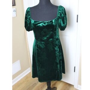 NWT Altar'd State Geen‎ Velvet Dress Size Large